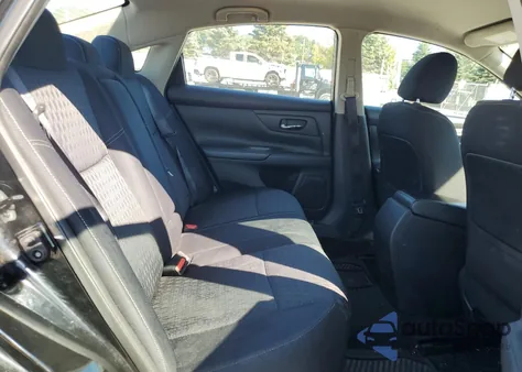 2017 Nissan Altima 2.5 из США, поврежденный, VIN 1N4AL3AP0HC147654